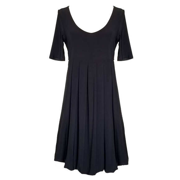 white house black market Dresses & Skirts - WHBM Black Keyhole Back Bubble Hem Dress S